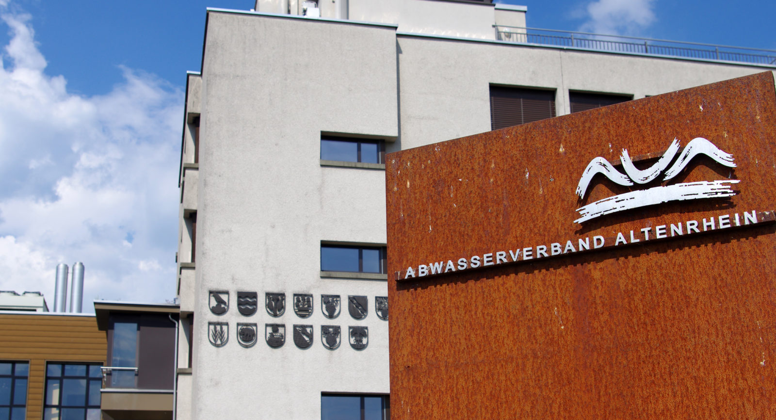 Seit über 20 Jahren wird im AVA die Wärme-Kraft-Kopplung mit Blockheizkraftwerken (BHKW) eingesetzt.