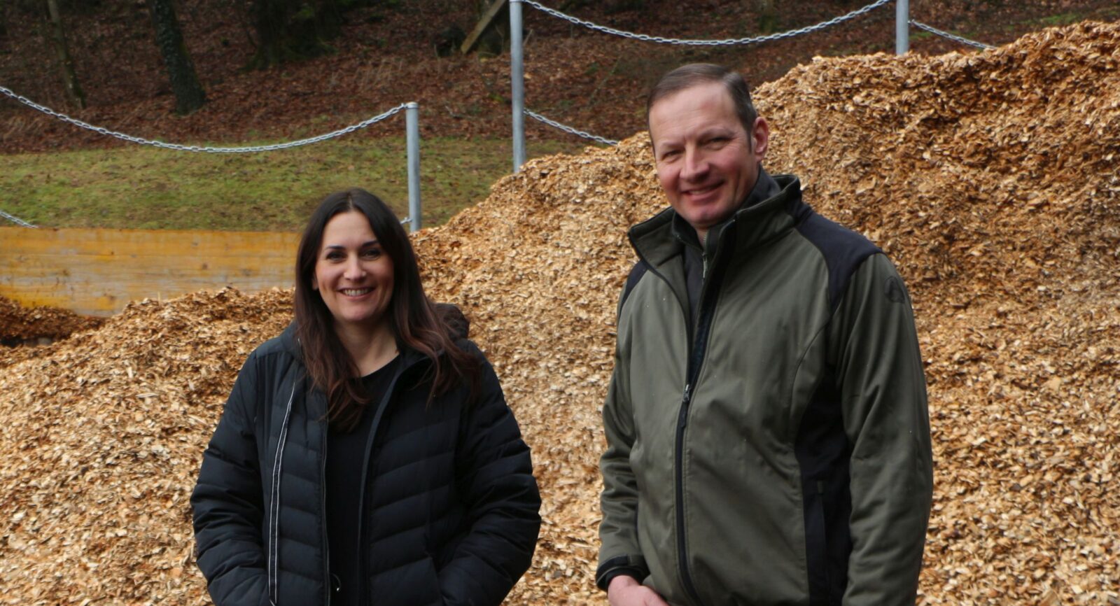 Wer zuletzt lacht, lacht am besten: Das Betriebsleiter-Ehepaar Andrea und Christian Müller zeigten mit ihrem Biogasanlage-Projekt viel Geduld, Mut und unternehmerisches Risiko. 